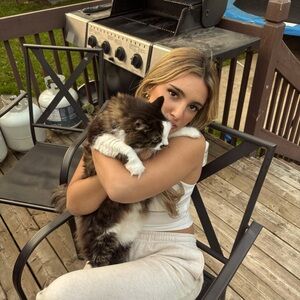 Meet your Posher, Karina